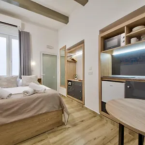 Tritoni Mini - Valletta , Φλοριάνα Μάλτα